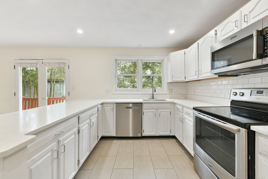 1045 Washington Street, Unit 2 Newton, MA 02465 - Photo 5 of 23