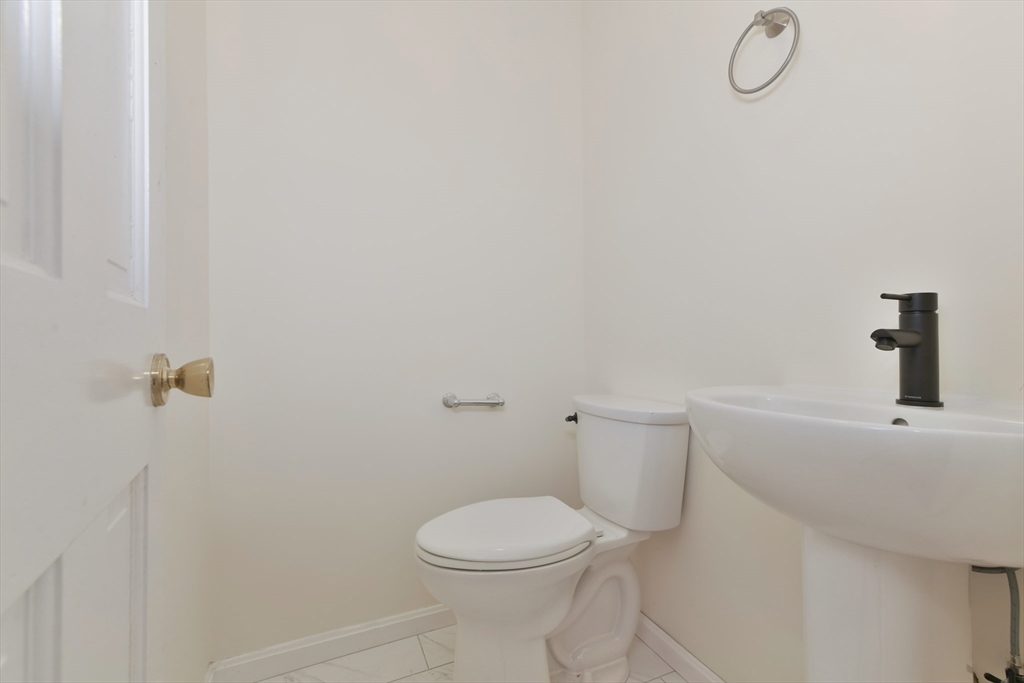 1045 Washington Street, Unit 2 Newton, MA 02465 - Photo 9 of 23