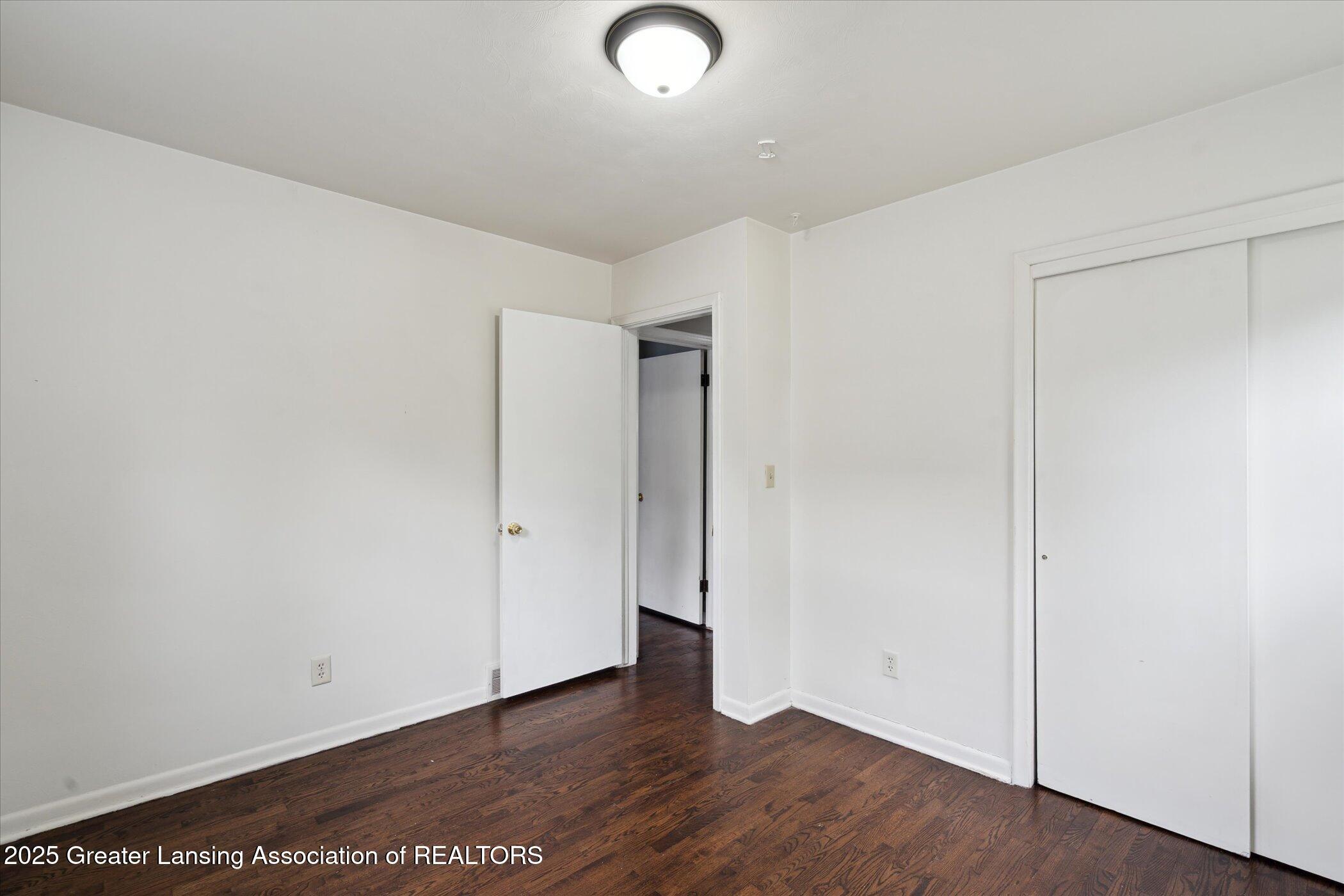 3427 West Jolly Road Lansing, MI 48911 - Photo 20 of 41 Second Bedroom