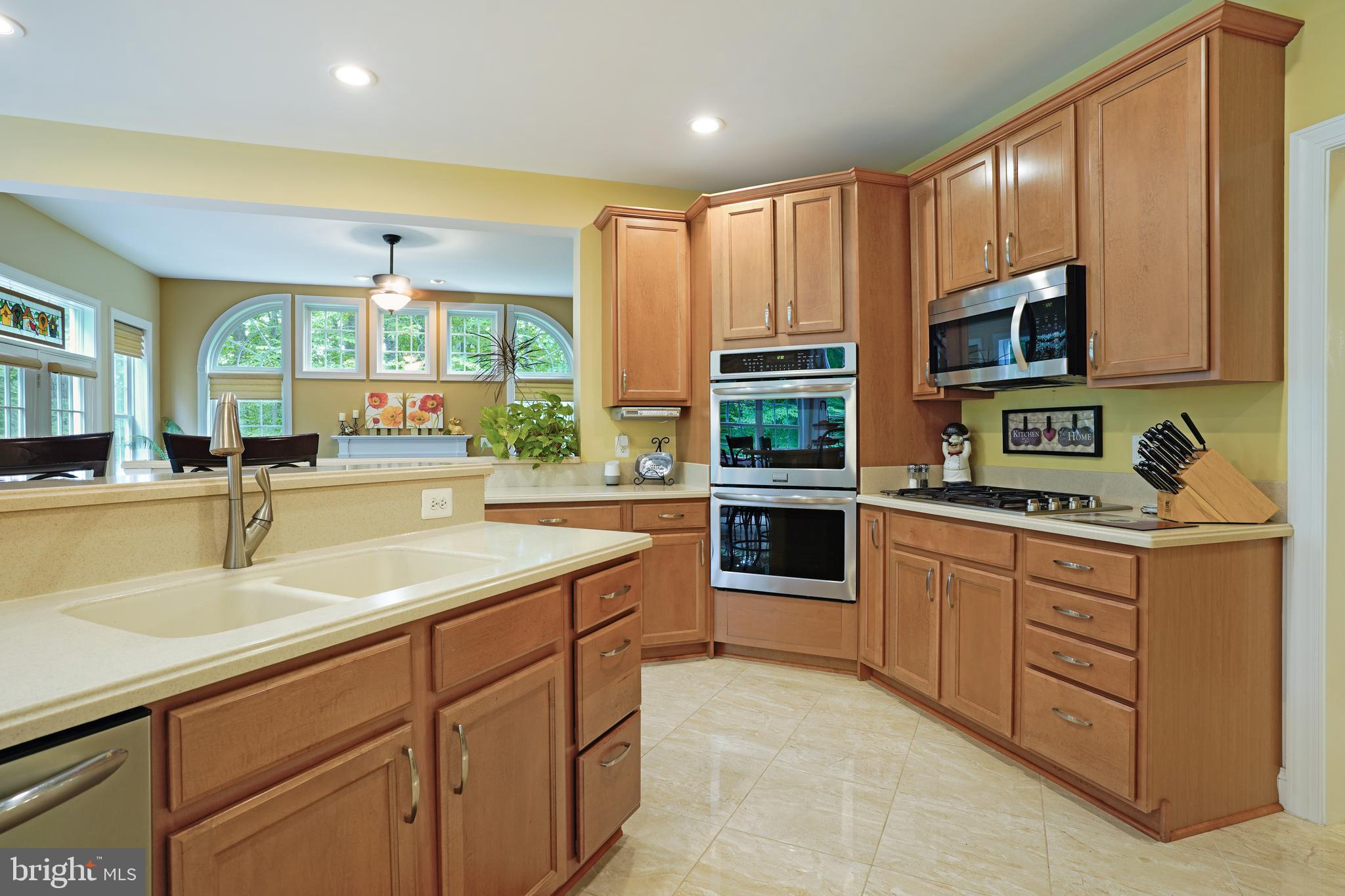 5301 Rutherford Drive Woodbridge, VA 22193 - Photo 11 of 58 Stainless Steel Appliances