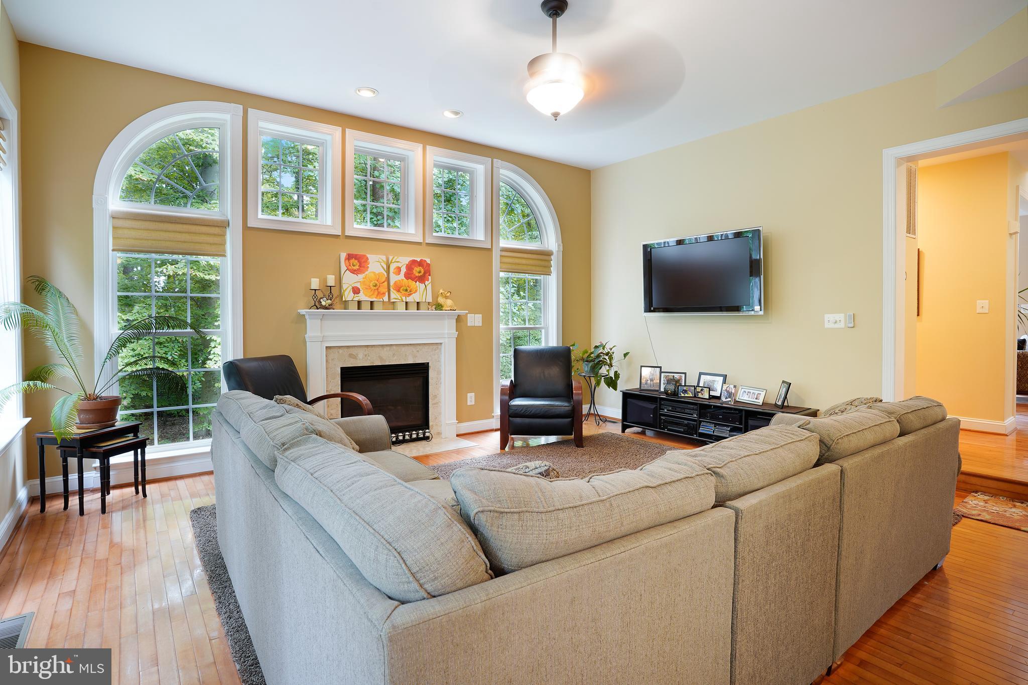 5301 Rutherford Drive Woodbridge, VA 22193 - Photo 17 of 58 Recessed lighting and Ceiling Fan