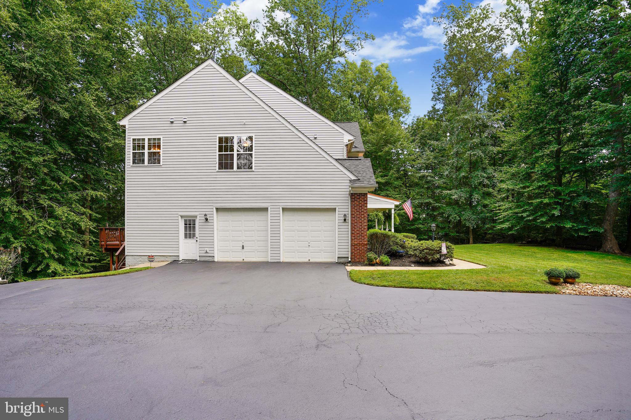 5301 Rutherford Drive Woodbridge, VA 22193 - Photo 53 of 58 Attached side load 2 car garage