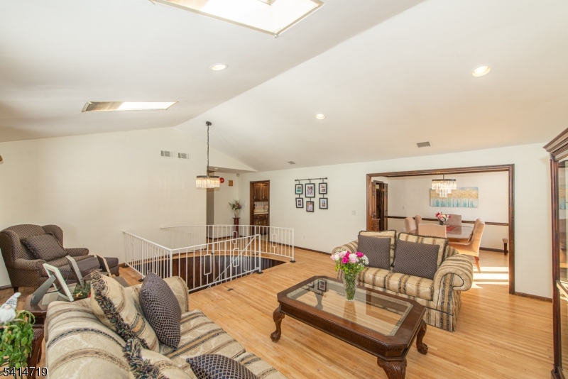 181 Center Grove Road Randolph, NJ 07869 - Photo 7 of 49