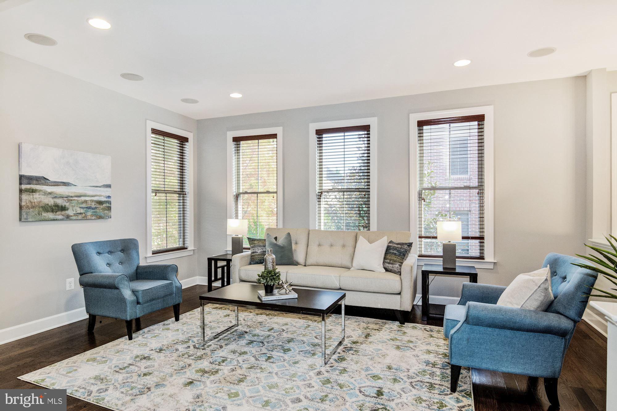 3341 Kemper Road Arlington, VA 22206 - Photo 3 of 32 Living Room