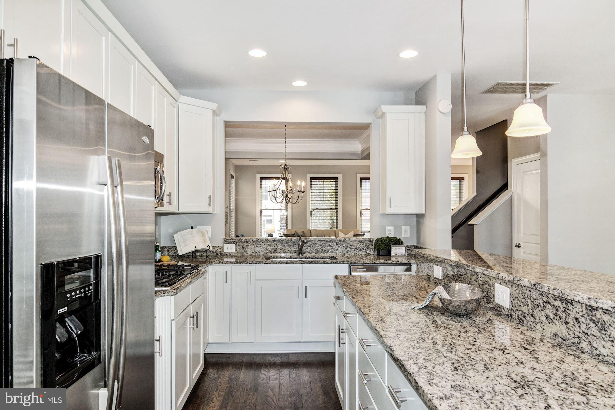 3341 Kemper Road Arlington, VA 22206 - Photo 8 of 32 Eat-In Kitchen
