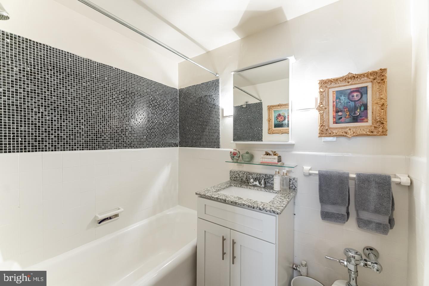 2031 Locust Street, Unit 601 Philadelphia, PA 19103 - Photo 11 of 23