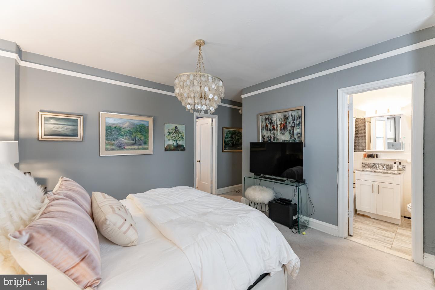 2031 Locust Street, Unit 601 Philadelphia, PA 19103 - Photo 13 of 23