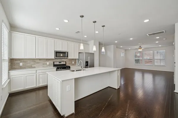 $2,750 | 8604 Hollyoaks Creek Lane, Houston, TX 77063