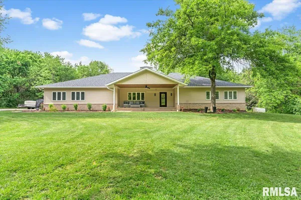 $695,000 | 19094 Timber Line Lane, Petersburg, IL 62675