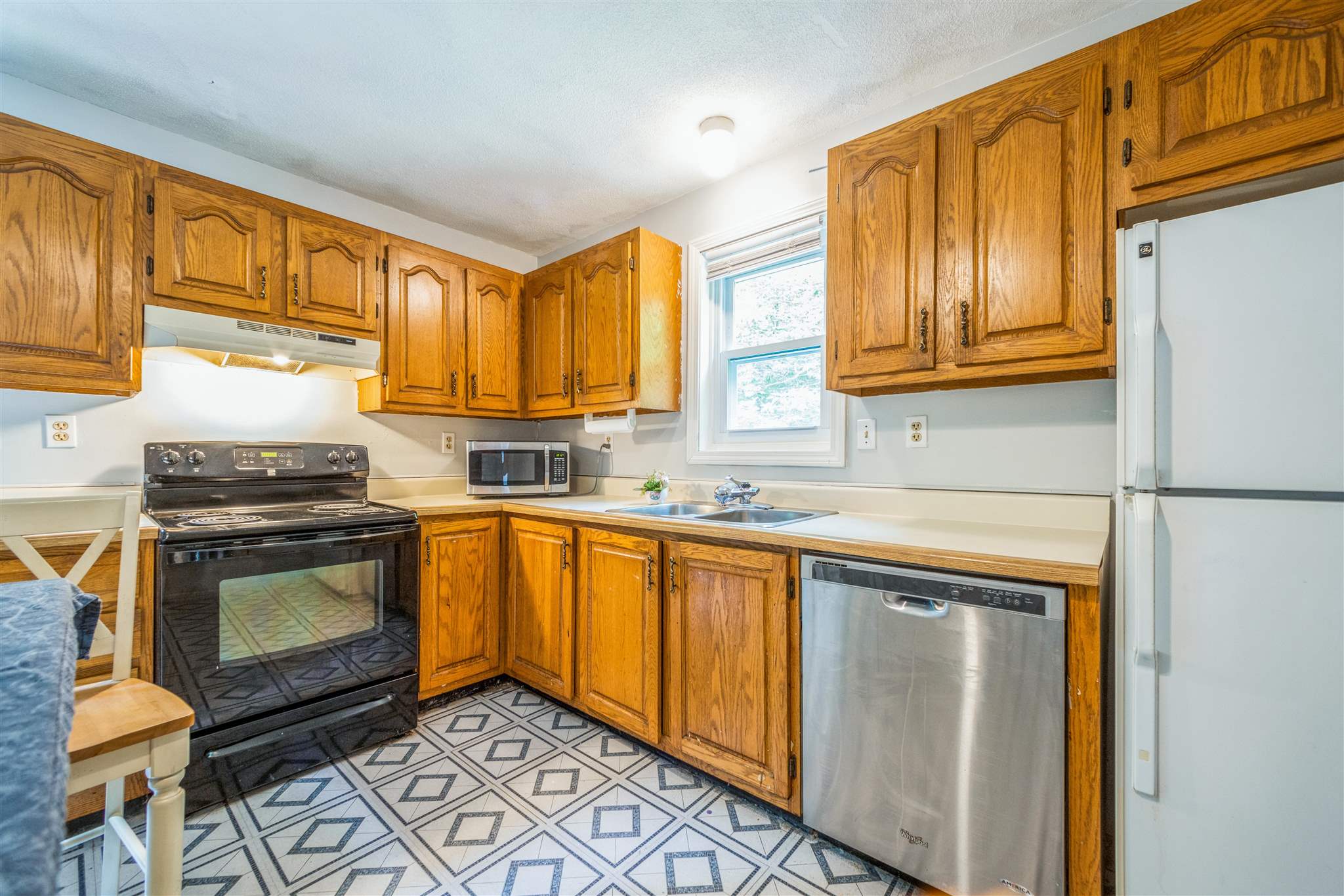 6 Mountain Road Raymond, NH 03077 - Photo 5 of 21