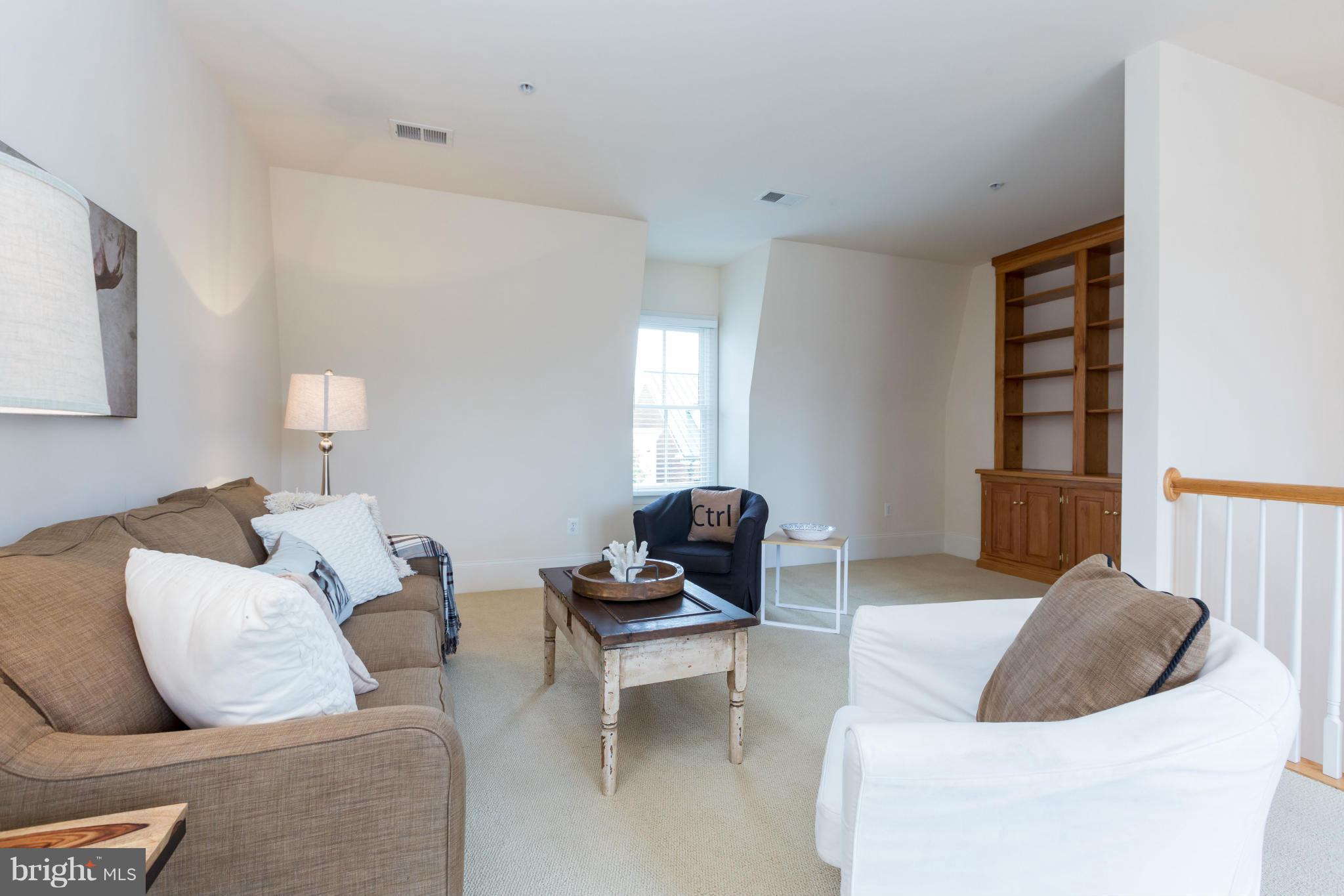 718 Carpenter Road Alexandria, VA 22314 - Photo 16 of 26 Party room or bedroom 3
