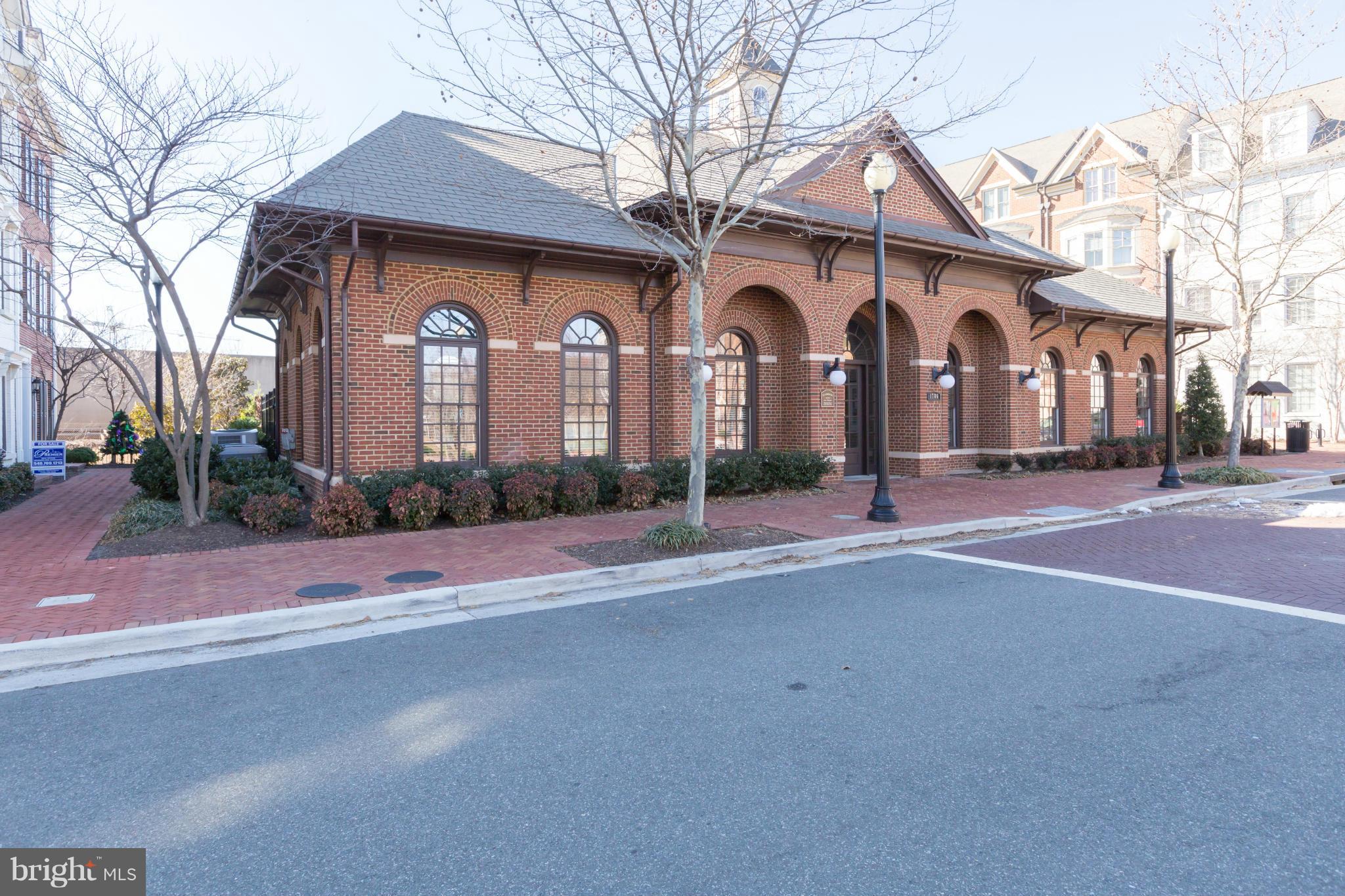 718 Carpenter Road Alexandria, VA 22314 - Photo 23 of 26 Clubhouse - Pick up shuttle bus to metro here
