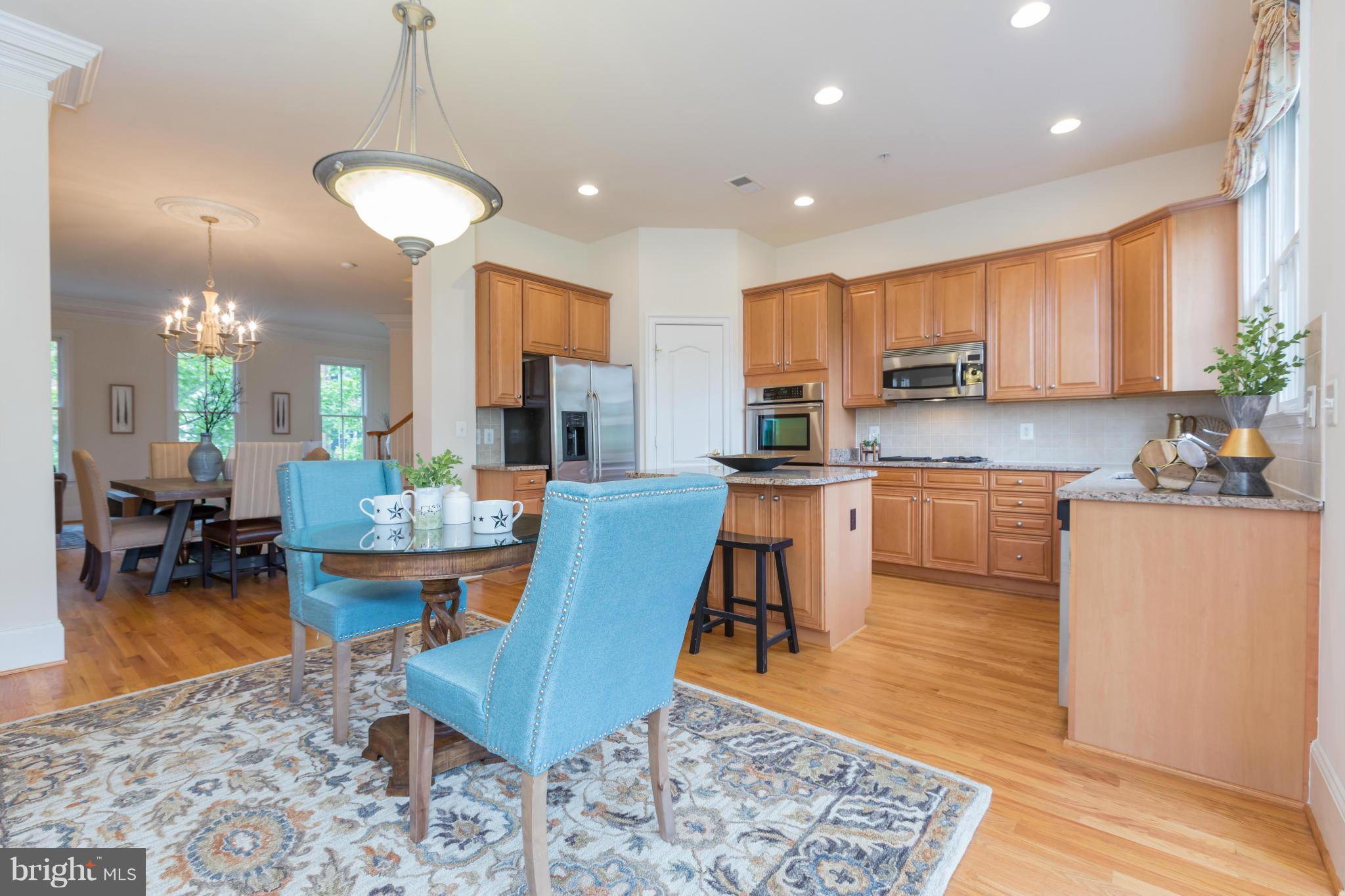 718 Carpenter Road Alexandria, VA 22314 - Photo 4 of 26 Family Room
