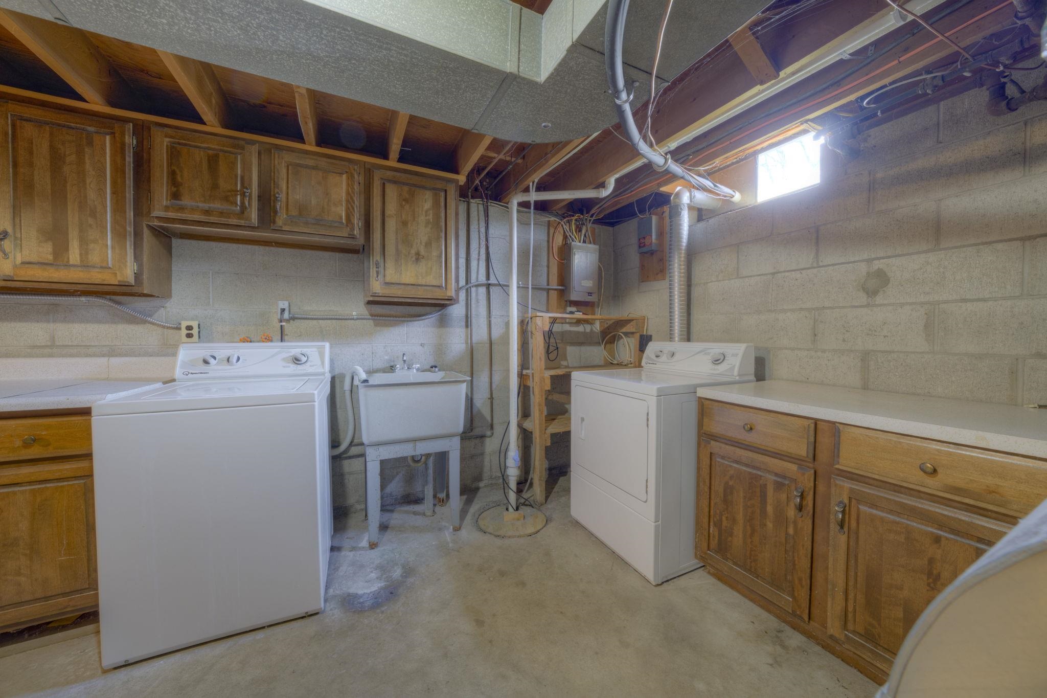634 Sheridan Road Traverse City, MI 49686 - Photo 33 of 42 1932833-c6017914-edff-4a4d-8639-a23463e1c020.JPG