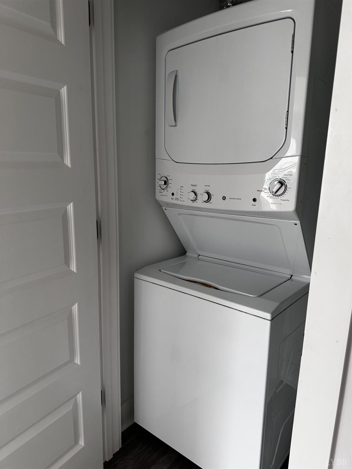 40 Allure Drive Rustburg, VA 24588 - Photo 10 of 20 a utility room with dryer and washer