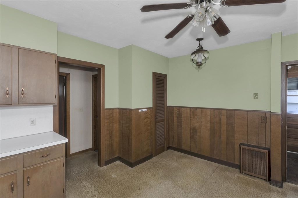 53 Calumet Road Holyoke, MA 01040 - Photo 9 of 24