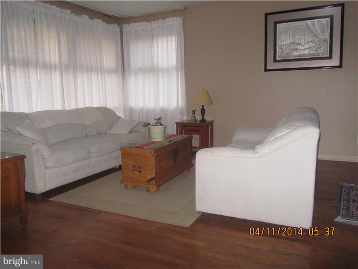 509 Berwyn Road Morrisville, PA 19067 - Photo 4 of 19 Living Room