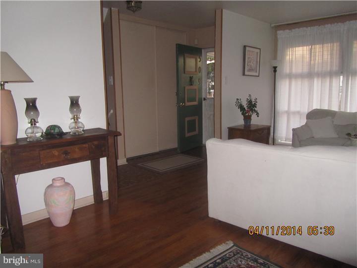 509 Berwyn Road Morrisville, PA 19067 - Photo 5 of 19 Living Room