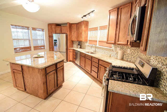657 Johnson Avenue Fairhope, AL 36532 - Photo 5 of 23