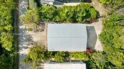 view of a yard with plants