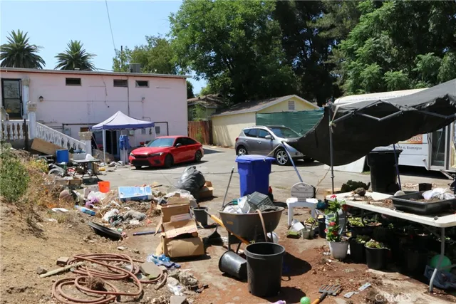 a view of entryway and hall
