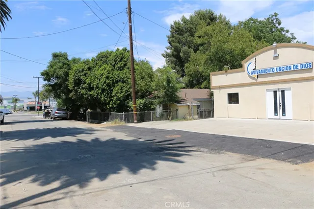 $3,900 | 10143 Church Street, Bloomington, CA 92316