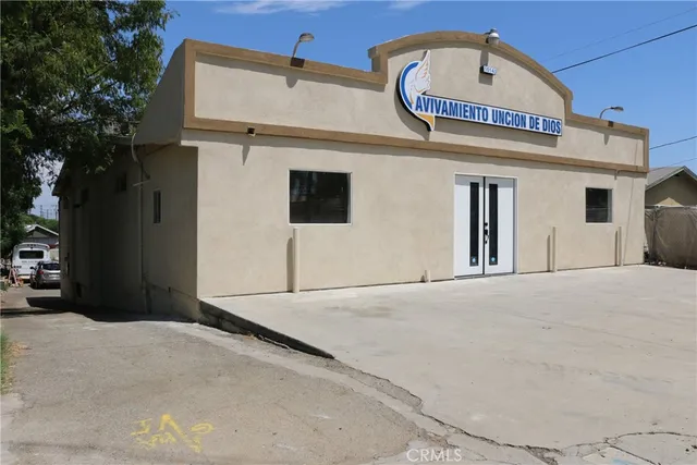 a view of a door of the house