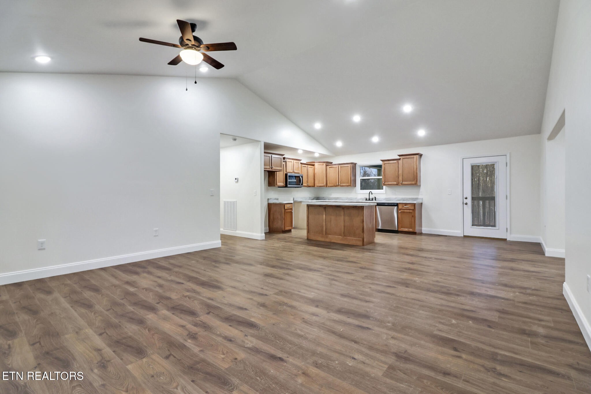 181 Jay Loop Jamestown, TN 38556 - Photo 12 of 56 Gallery Image 12