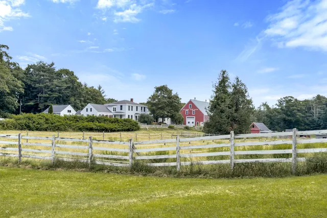 $875,000 | 627 Western Road, Warren, ME 04864