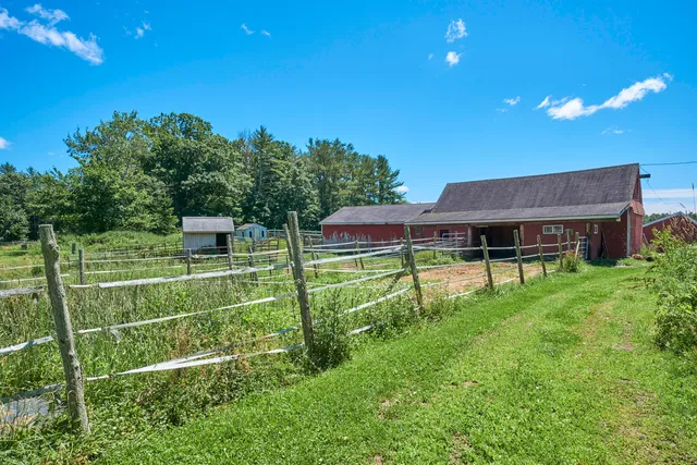 $875,000 | 627 Western Road, Warren, ME 04864