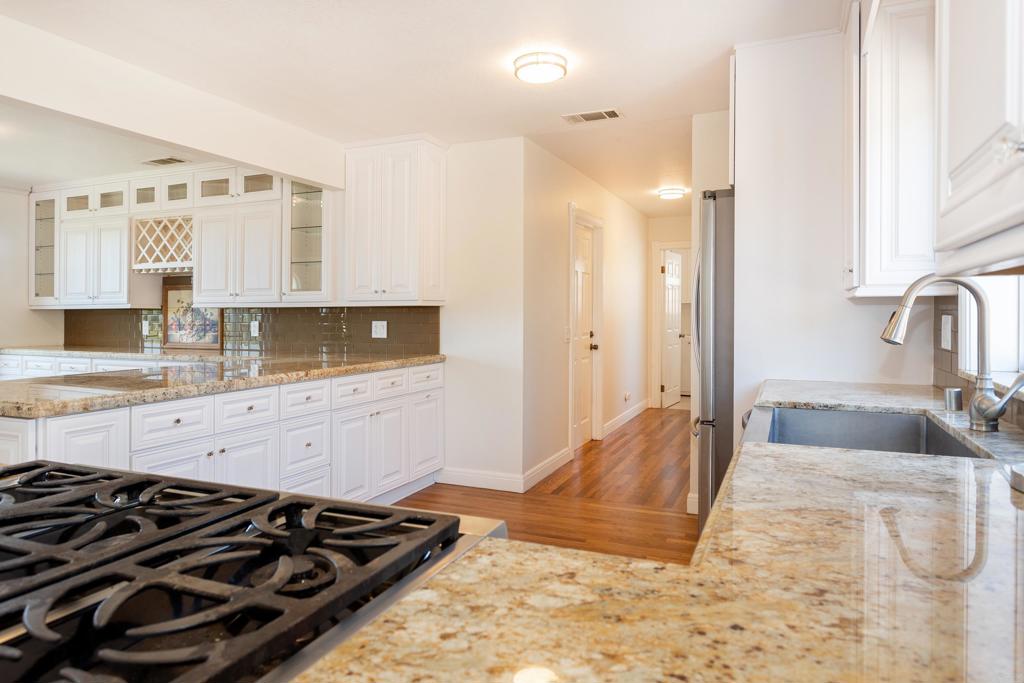 1826 Vía Monserate Fallbrook, CA 92028 - Photo 11 of 31