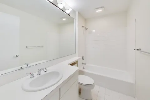 $550,000 | 400 North Clinton Street, Unit 401, Chicago, IL 60654