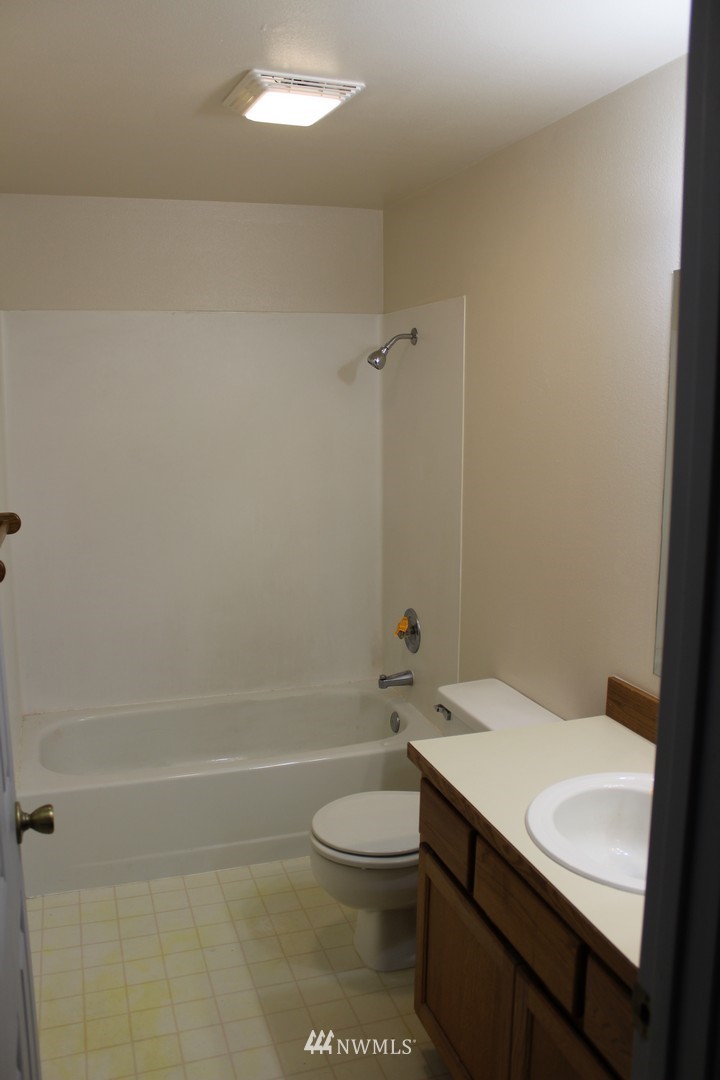 16528 23rd Avenue Southeast, Unit D1 Bothell, WA 98012 - Photo 22 of 23 Gallery Image 22