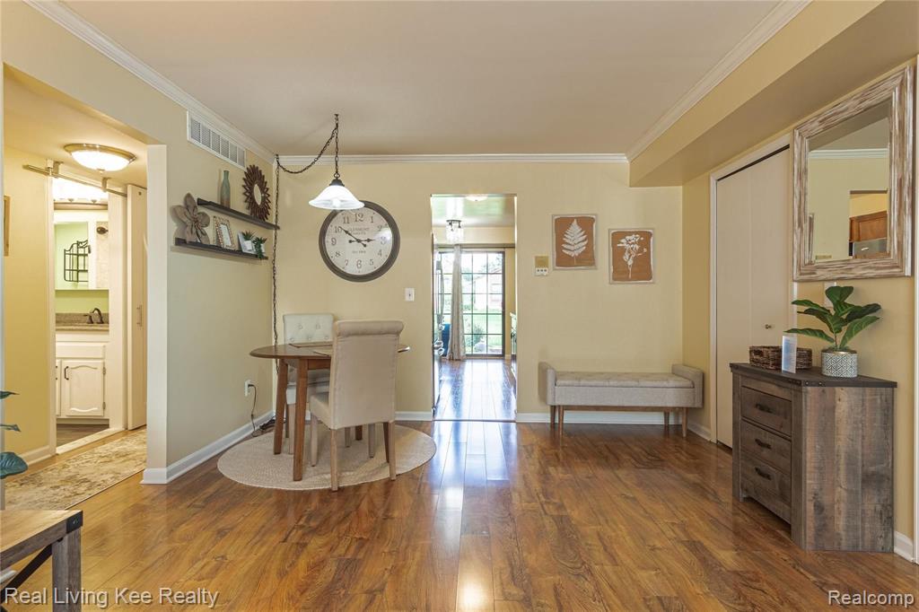 1853 Meadow Dale Court Rochester Hills, MI 48309 - Photo 8 of 43