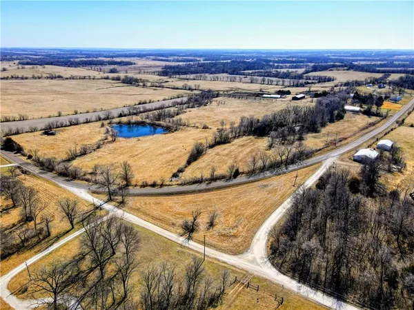 $310,000 | 14311 B Highway, Hardin, MO 64035
