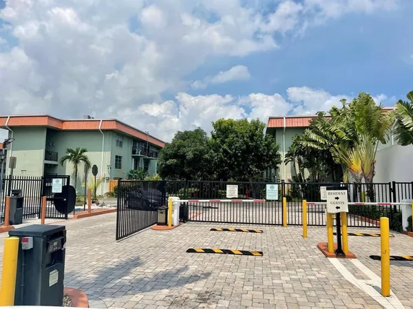 $168,000 | 809 West Oakland Park Boulevard, Unit J12, Oakland Park, FL 33311