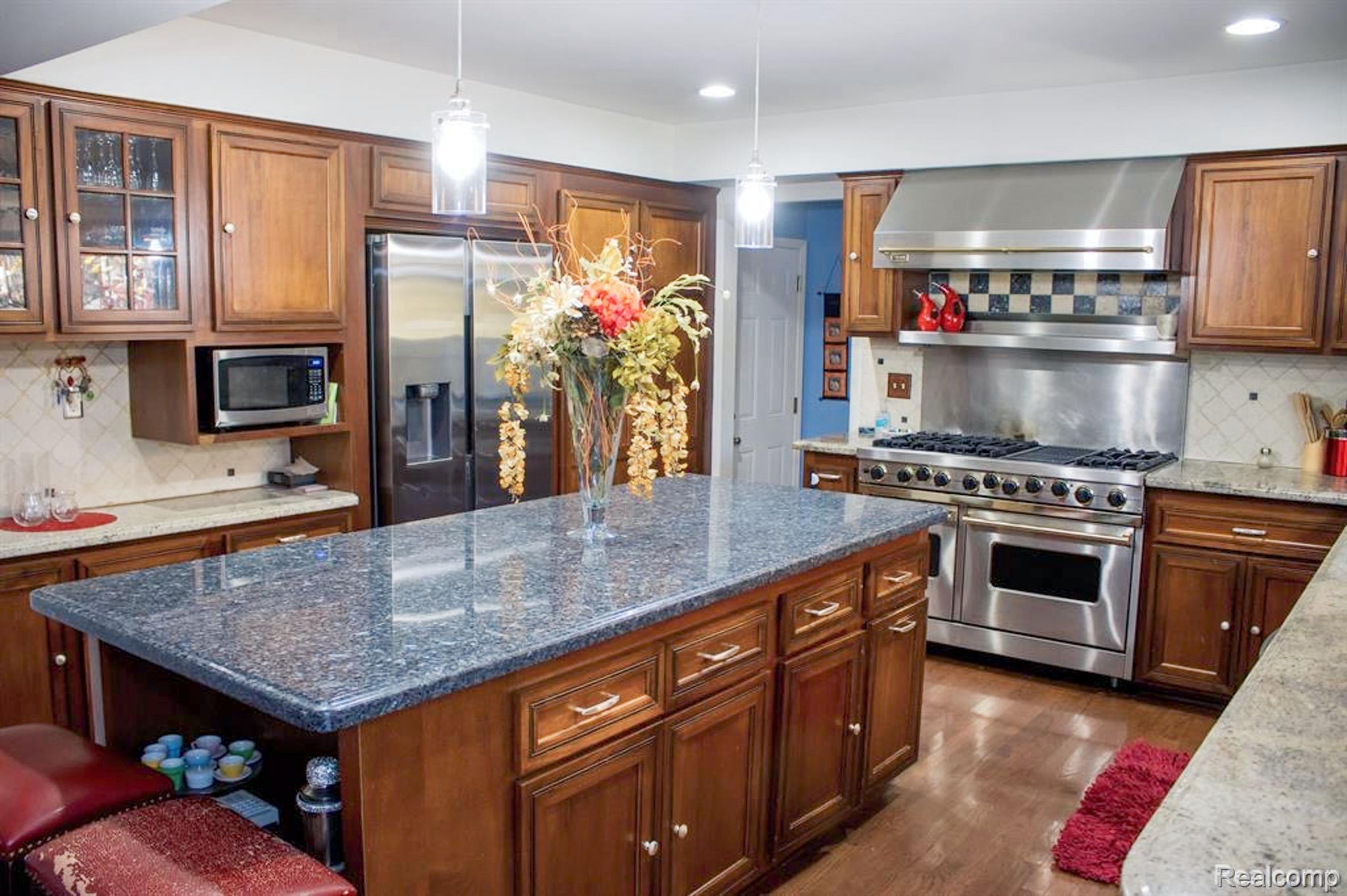 377 Tanglewood Drive Rochester, MI 48309 - Photo 5 of 15 Gallery Image 5