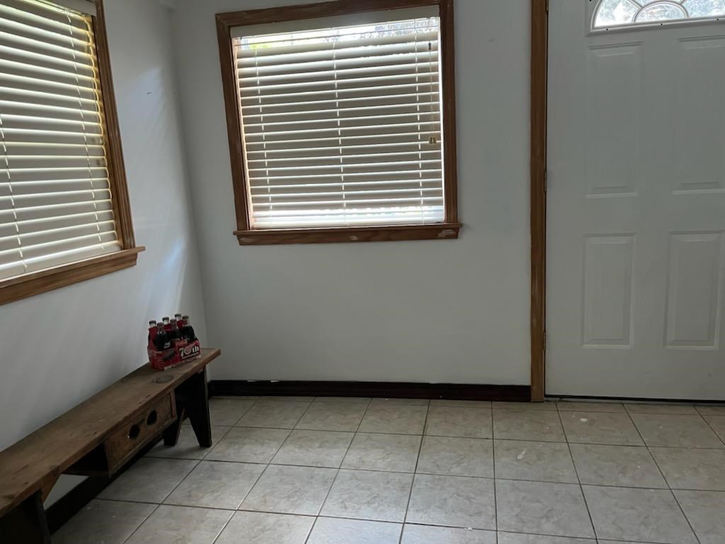 6414 North Oak Road Davison, MI 48423 - Photo 17 of 18 50080559-16.JPG