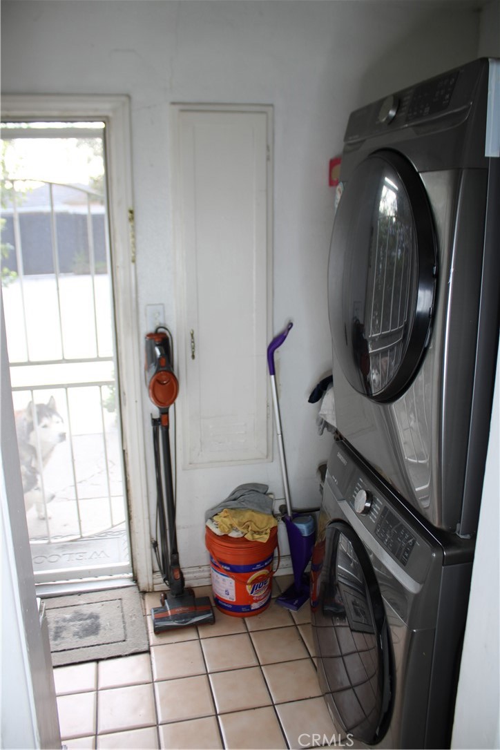 2412 West Alondra Boulevard Compton, CA 90220 - Photo 13 of 32 a view of a room with furniture and windows