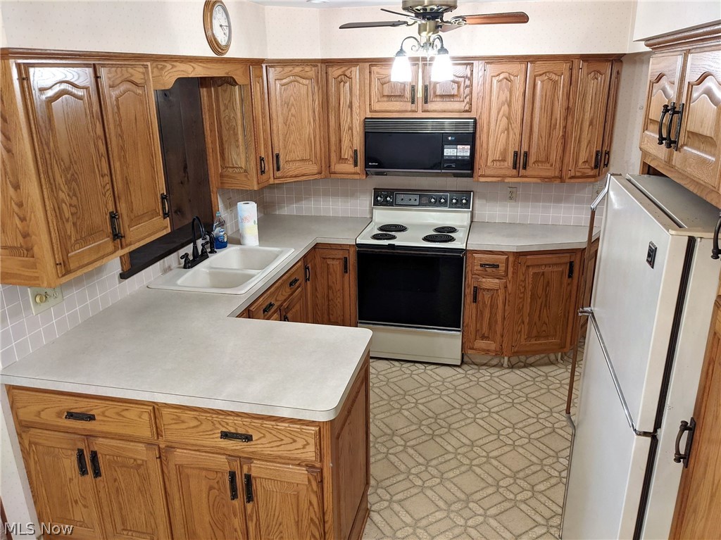 131 West Caston Road New Franklin, OH 44319 - Photo 3 of 33