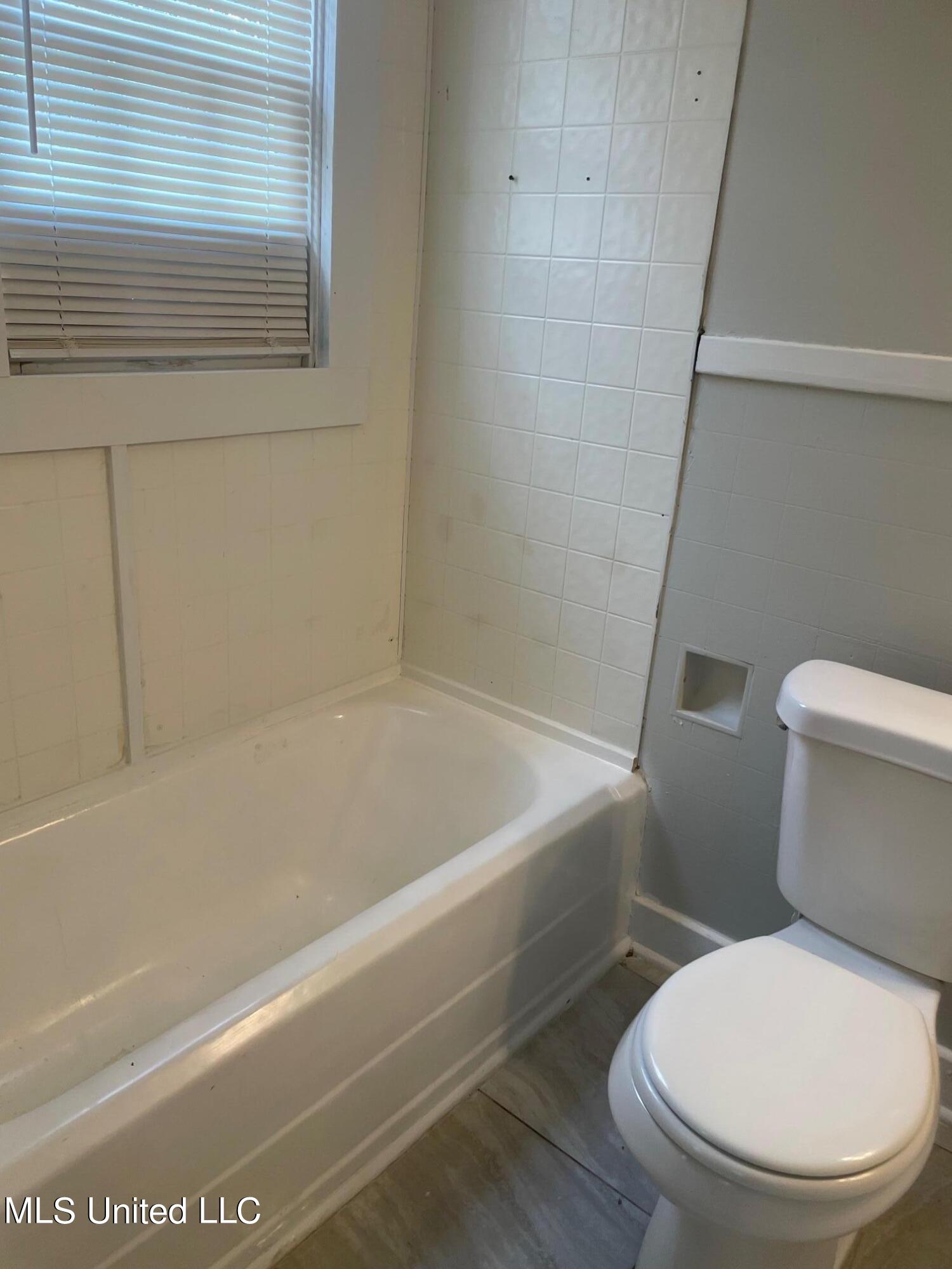 409 East Mayes Street, Unit 1 2 3 Jackson, MS 39206 - Photo 15 of 18 IMG_6222 (1)