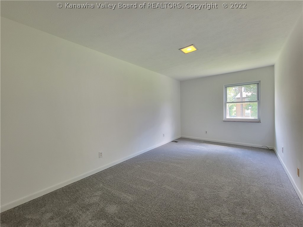 5379 Big Tyler Road, Unit 403 Charleston, WV 25313 - Photo 13 of 17 Gallery Image 13