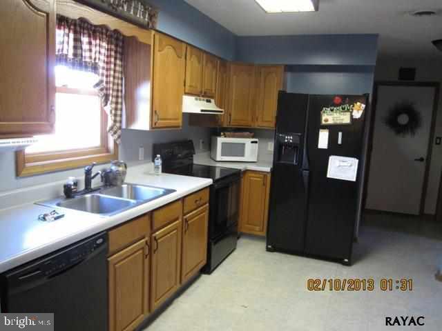 3035 Schoolhouse Road Dover, PA 17315 - Photo 9 of 24 Gallery Image 9