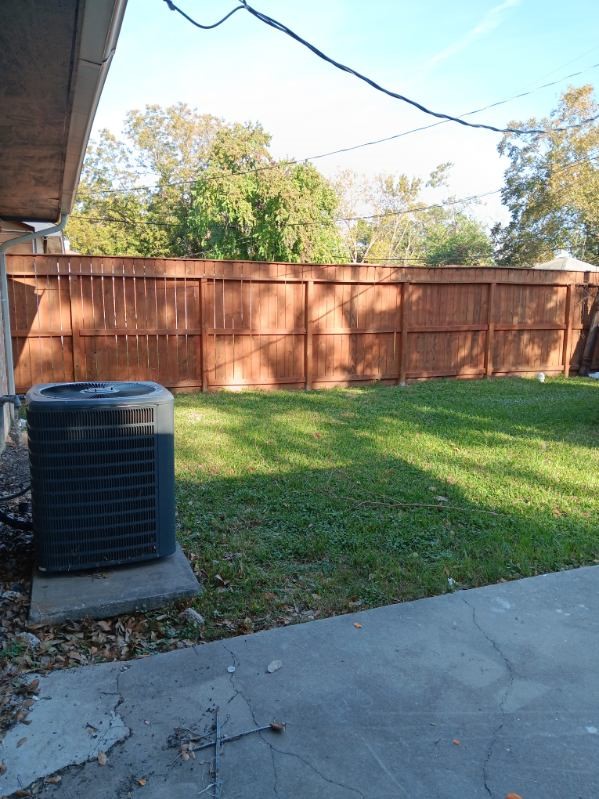 1102 Jackson Avenue Pasadena, TX 77506 - Photo 18 of 22 a backyard of a house with lots of green space