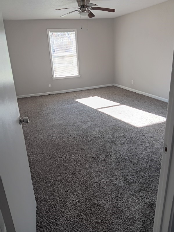 1102 Jackson Avenue Pasadena, TX 77506 - Photo 8 of 22 a view of an empty room and a window