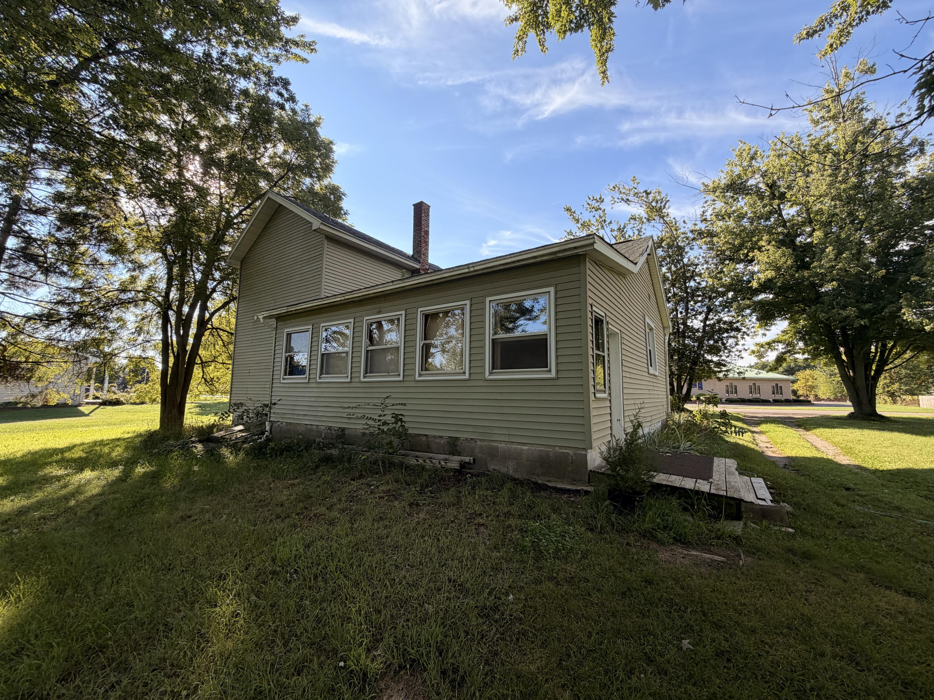 908 Napoleon Road Michigan Center, MI 49254 - Photo 2 of 18 IMG_2122