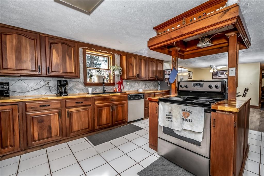 64 East 1st Street Burnside, PA 15721 - Photo 8 of 36