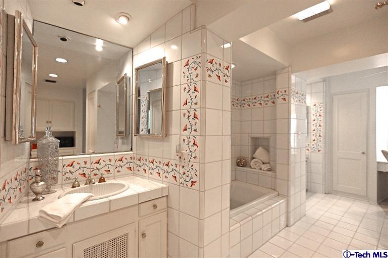 990 Hampton Road Arcadia, CA 91006 - Photo 17 of 31 Additional Photo