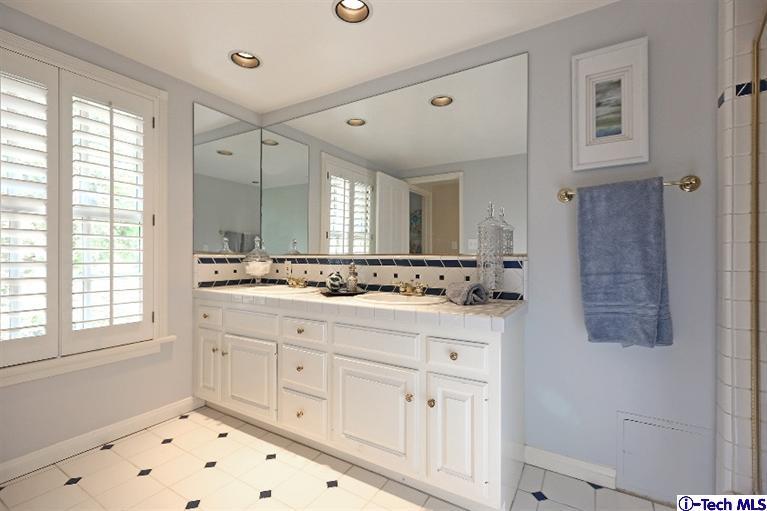 990 Hampton Road Arcadia, CA 91006 - Photo 21 of 31 Additional Photo