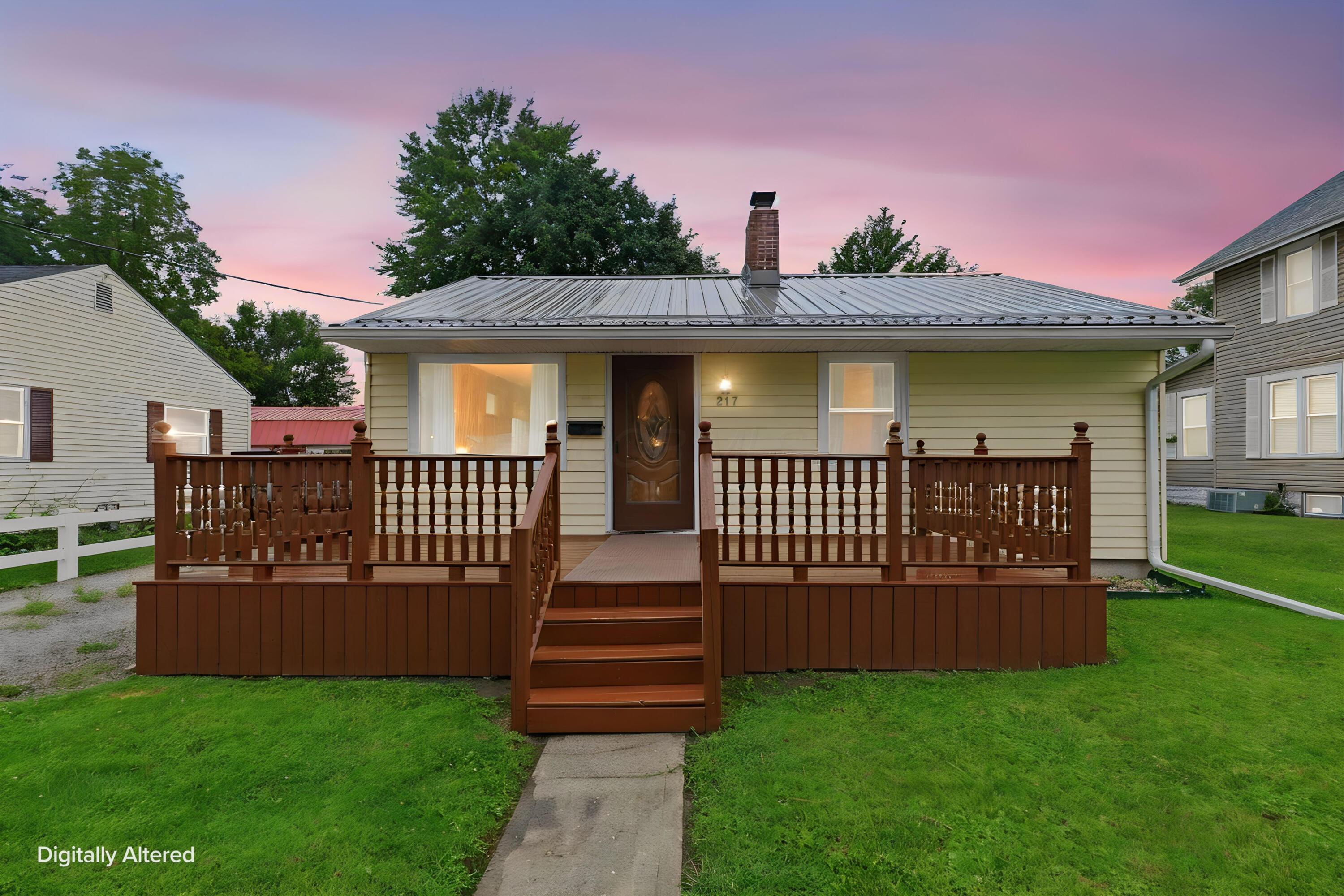 217 Reed Avenue Marion, OH 43302 - Photo 2 of 27 2-001_F8_217_Reed_Ave_day_to_dusk